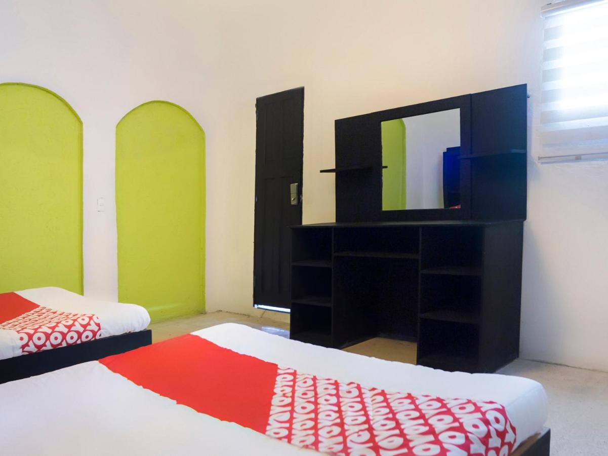 Oyo Hotel Hare Krishna Монтеррей Екстер'єр фото