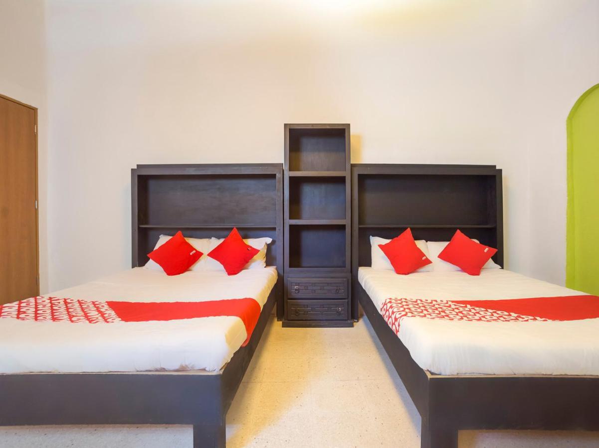 Oyo Hotel Hare Krishna Монтеррей Екстер'єр фото